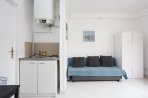 Appartements Bourget RER chambre 1er etage gauche : photos des chambres