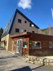 Hotels camping hotel les airelles : photos des chambres