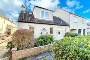 Cosy cottage with free parking close to airport - Gogar Cosy cottage with free parking close to airport - Gogar