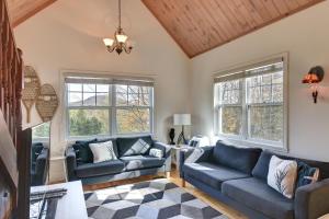 The Golf & Mountain View Retreat by Instant Suites