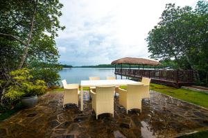 The Villa By R