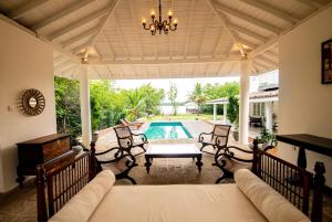 The Villa By R