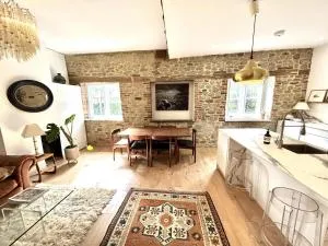 Historic Home in Petworth - North Dalton