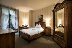 Single room with forest view room in Grandhotel Giessbach