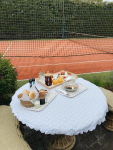 powiew - b&b pensjonat noclegi Świnoujście - Unterkunft Swinemünde - guesthouse tennis garden breakfast at baltic sea