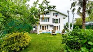 VILLA ATLAS Muhafazakar Havuzlu, Mustakil Geniş Bahçeli - Yanık