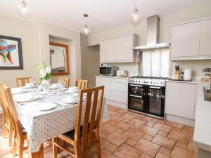 The Cottage at Broadway