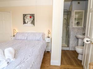 The Cottage at Broadway