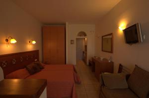 Studio (3 Adults) room in Summer Time - Tinos Apartments