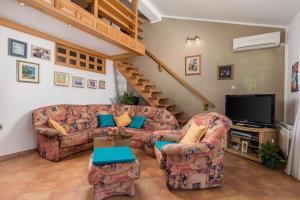 APARTMENT MAGDA with a parking space and sea view