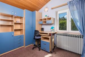 APARTMENT MAGDA with a parking space and sea view