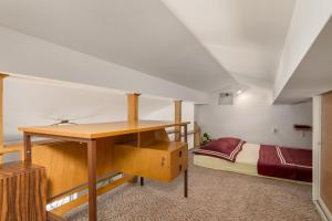 APARTMENT MAGDA with a parking space and sea view