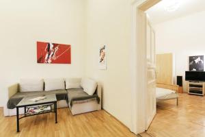 Center of the City, - its only yours, with two bedrooms, 1 price for 3