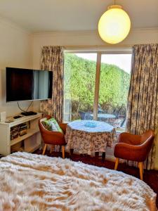 West Hobart self contained 2 bedroom studio walk to town