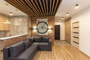 Brick Apart Melnyka10