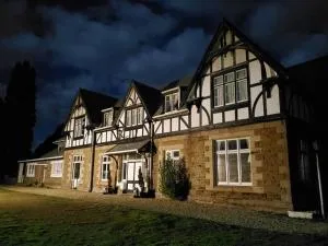 Historic Apartment - Steppes