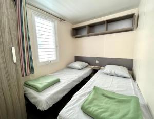 Campings Camping Des Mimosas : photos des chambres