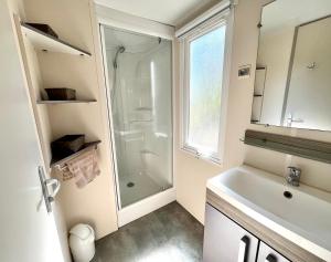 Campings Camping Des Mimosas : photos des chambres