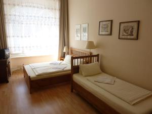 Triple Room room in Hotel Pension Waizenegger am Kurfürstendamm