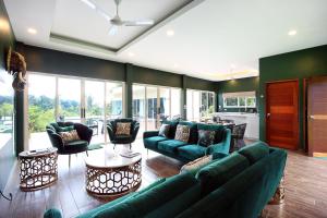 Jungle So Chic, Private Paradise with Lake View