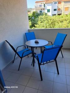 Apartman JADRANKO Murter in a quiet environment near the center and the beach