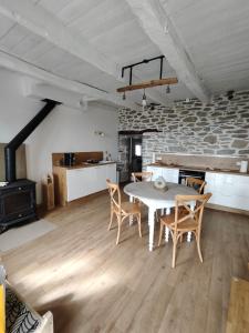 Maisons de vacances Gite a la tour de Peyrebrune : photos des chambres