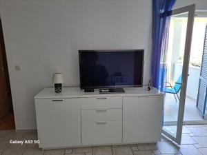 Apartman JADRANKO Murter in a quiet environment near the center and the beach