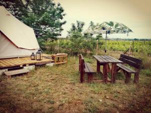 Tentes de luxe La ferme de Fontalinieres : photos des chambres