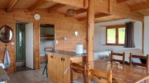 Chalets Les Chatcureuils : photos des chambres