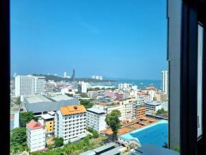 The Base condo center of pattaya rooftop swimming pool