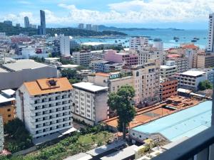 The Base condo center of pattaya rooftop swimming pool