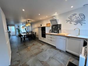 Maisons de vacances Le Crabe Vert : Maison 5 Chambres