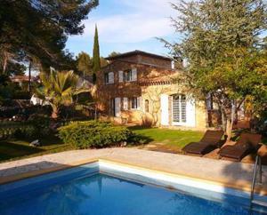 B&B / Chambres d'hotes Bastide de l'Ovalie : Chambre Quadruple avec Terrasse 