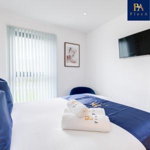 Pluxa Bleu Allure Glamorous City Centre Stay