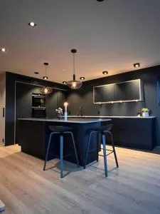 Nytt og moderne hus i vakre lofoten, sentralt på Leknes - 斯塔姆松