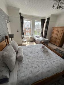 Large En Suite Family Room room in Baytree House