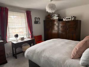 Cosy 19th century two bedroomed home with available parking