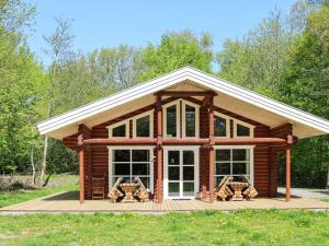 8 person holiday home in Hadsund