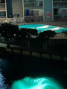 Quiet 2 bedroom condo on Gulf with pool and pond