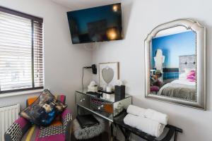 Twin Room with Shared Bathroom room in Maes Bach