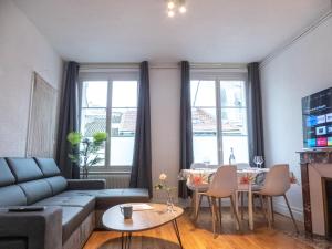 LAmour de la Paix - City center - Garden - Near station - SmartTV65" Netflix & PrimeVideo - Warm cozy vibe - Free parking nearby with CCTV - Managed by Presta-ZenServices