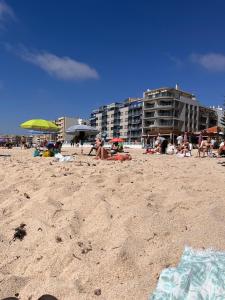 Exclusive apartment for 6 people on the beach - front line - 1st line