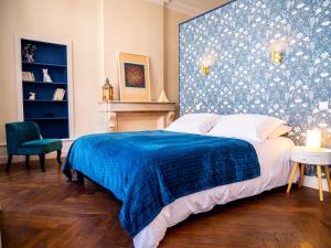 B&B / Chambres d'hotes La CHAMBRE BLEUE : photos des chambres