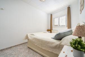 WELCS APARTAMENTO 069 EMP con Piscina frente al Mar