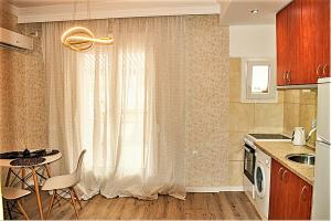 Kassandrou Suite HOT TUB-JAKUZZI - 2 BEDROOMS - BIG BALCONY - CENTER