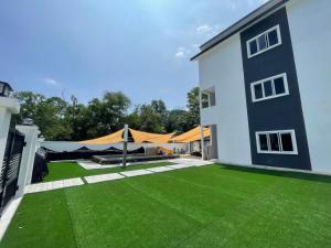 Ayra De Villa -Ayra Homestay 9-bedroom with Private Pool