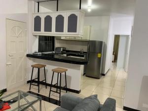 Comfortable 3-Bedroom Apartment, close to the American Consulate