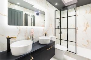 Birmingham Central Deluxe Inn