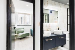 Birmingham Central Deluxe Inn