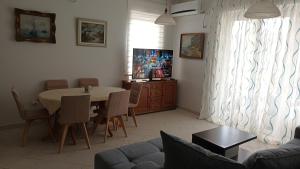 Lustica-Apartment Dora3